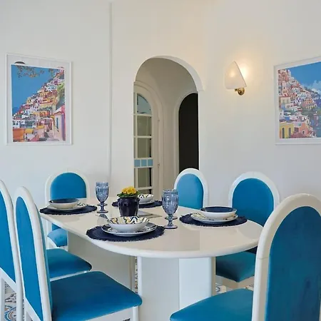 Casa Claudia - Positano Center - 5 Minutes To Beach - For 4 People, Ideally Located In The Heart Of Positano, With Terrace Apartmán