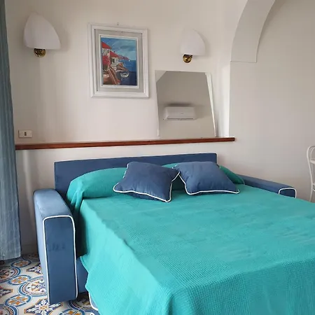 Apartmán Casa Claudia - Positano Center - 5 Minutes To Beach - For 4 People, Ideally Located In The Heart Of Positano, With Terrace Positano