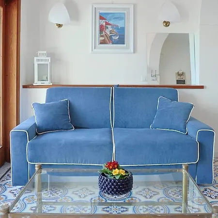 Apartmán Casa Claudia - Positano Center - 5 Minutes To Beach - For 4 People, Ideally Located In The Heart Of Positano, With Terrace