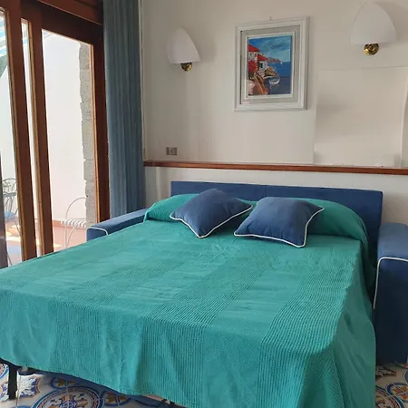 Casa Claudia - Positano Center - 5 Minutes To Beach - For 4 People, Ideally Located In The Heart Of Positano, With Terrace Apartmán *