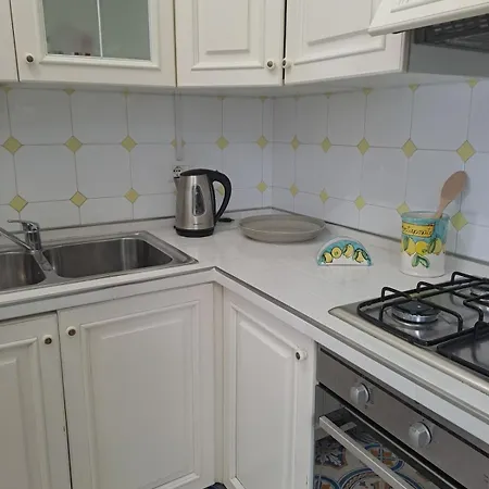 Apartmán Casa Claudia - Positano Center - 5 Minutes To Beach - For 4 People, Ideally Located In The Heart Of Positano, With Terrace