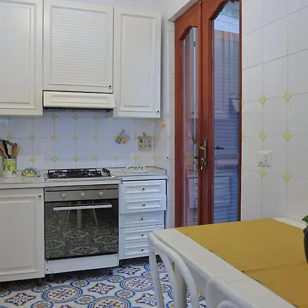 Apartmán Casa Claudia - Positano Center - 5 Minutes To Beach - For 4 People, Ideally Located In The Heart Of Positano, With Terrace *